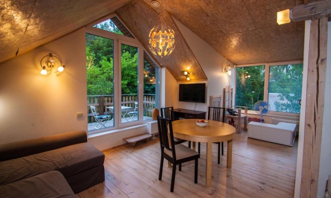 Varena I Apartment | Cozy Lakefront House in Senoji Varėna for Families and Pets