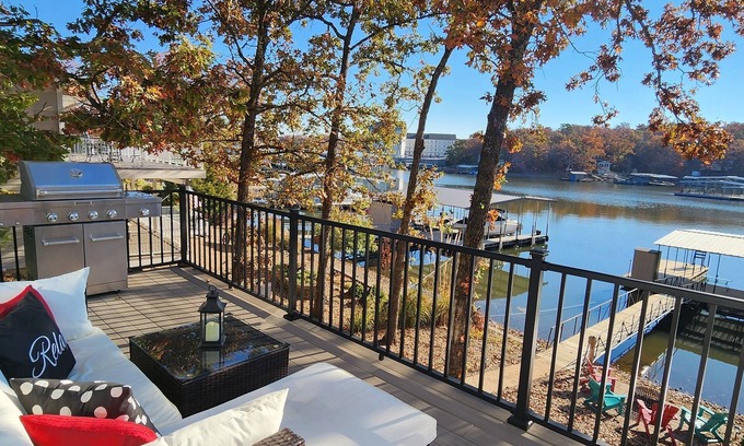 Osage Beach House | Idyllic Lakefront House with Private Dock for Adventure