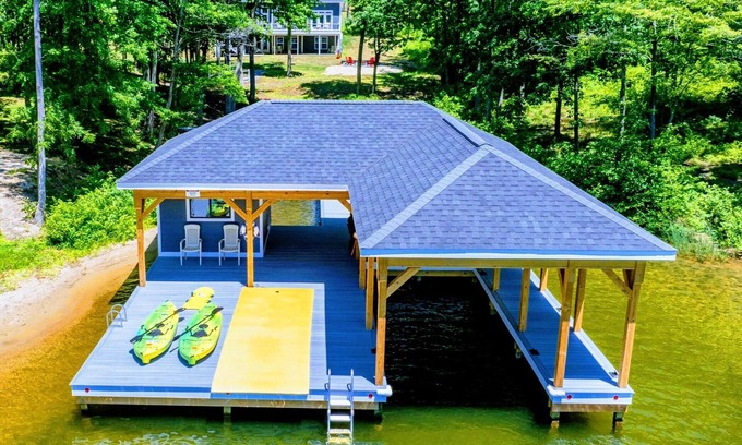 Mineral House | Relaxing Lakefront Retreat at Lake Anna with Hot Tub & Dock