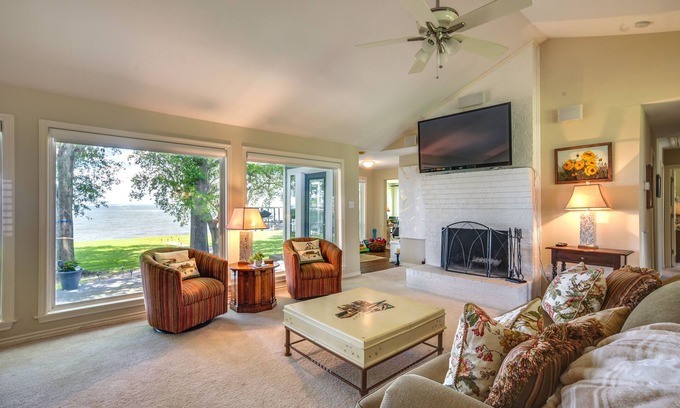 West Livingston House | Lakefront Livingston Vacation Rental with Boat Dock & Spa