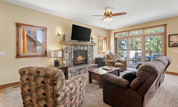 McGregor House | Lakefront Lodge - spacious-luxurious