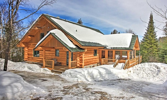 Lutsen House | Scenic Lakefront Log Cabin with Dock Near Lutsen Mountain