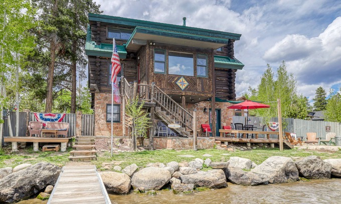 Grand Lake House | Lakefront Log Home Retreat with Private Dock & Top Rating