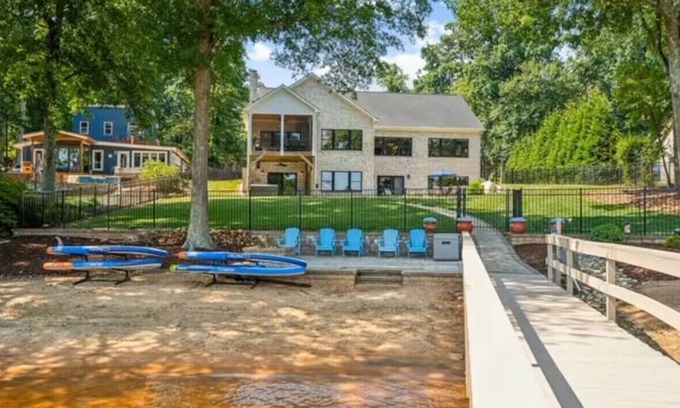 Mount Mourne House | Lakefront Luxury Retreat on Lake Norman – Private Dock & Sunset Views