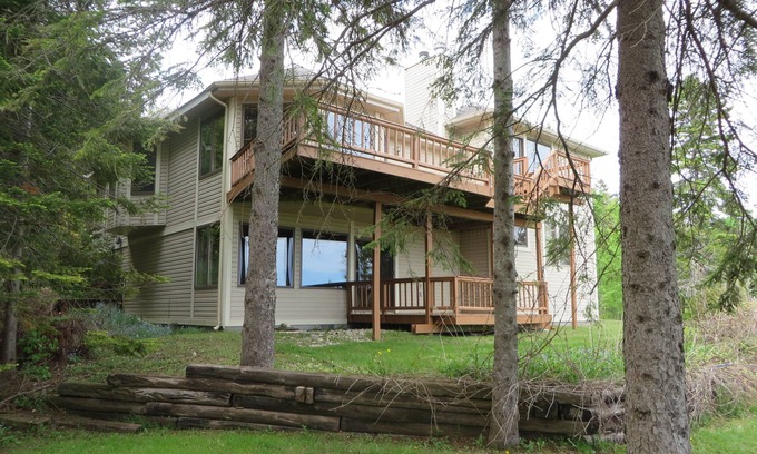 St Ignace House | Picturesque Lakefront Views Near Mackinac Bridge