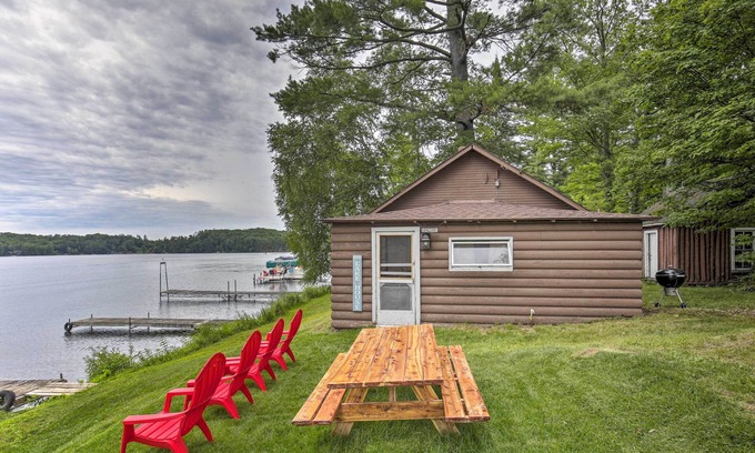 Minocqua Cabin | Lakefront Cabin in Minocqua with Dock & Fire Pit Retreat