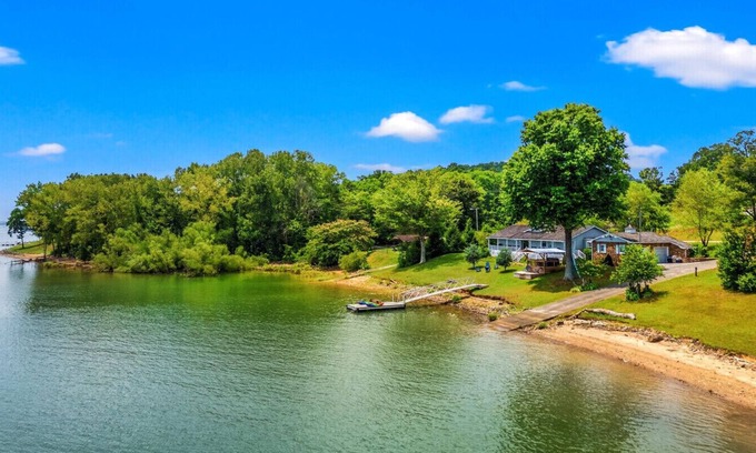 Dandridge House | Lakefront Mountain Oasis