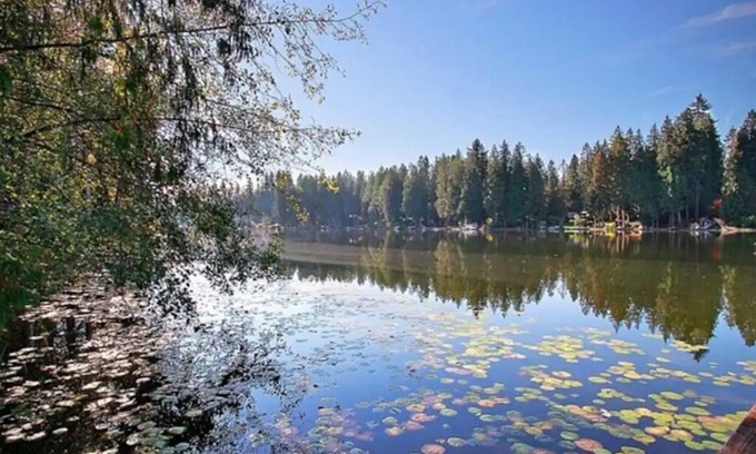 East Renton Highlands RV Rental | Serene Lakefront Private Camp Site for Family Fun
