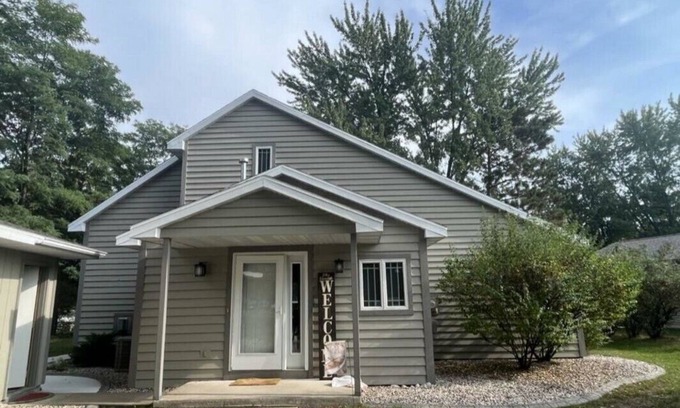 Nekoosa House | Lakefront Oasis with Private Cove - Family-Friendly Retreat