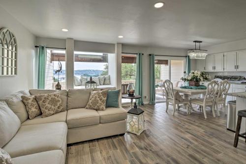 Comanche Point At Point Venture House | Idyllic Lakefront Resort: Pool, Golf, Tennis & Family Fun