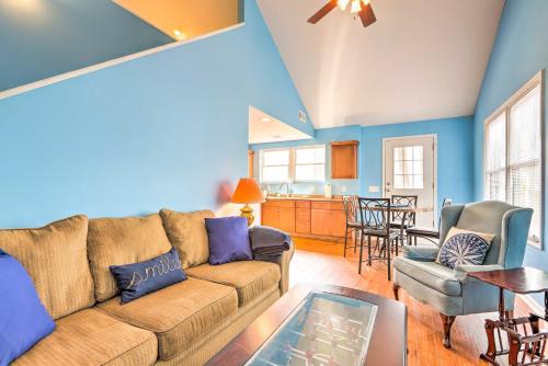 Eatonton House | Beautiful Lakefront Retreat with Private Docks & Gazebo