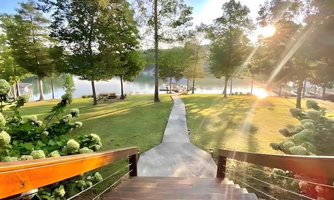 Double Springs House | Unforgettable Getaway: 4BR Lakefront Retreat with Kayaks