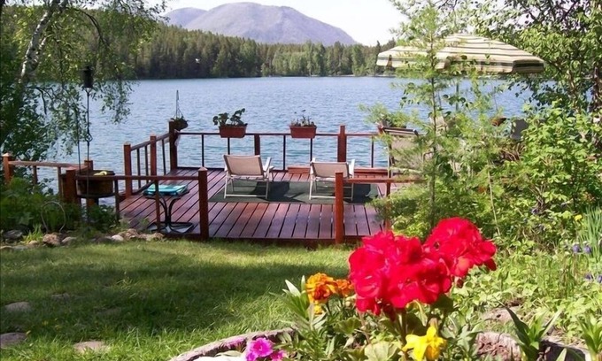 West Glacier House | Lakefront Retreat: Guest Rated 10/10 Near Glacier Park