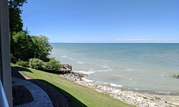 Geneva-on-the-Lake Apartment | Lakefront Escape: 10/10 Rated with Private Beach Access