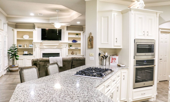 Atascocita House | Tranquil Lakefront Retreat with Pool and Scenic Views