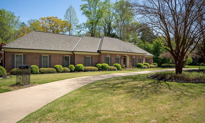 LaGrange House | Lakefront Retreat with Private Pool & Spa Amenities