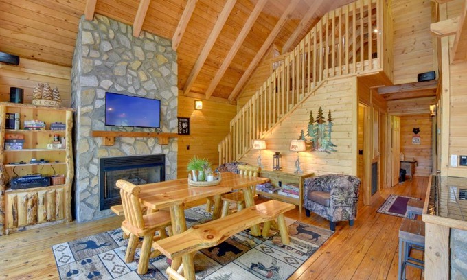Six Mile House | Lakefront Six Mile Vacation Rental with Private Beach Access