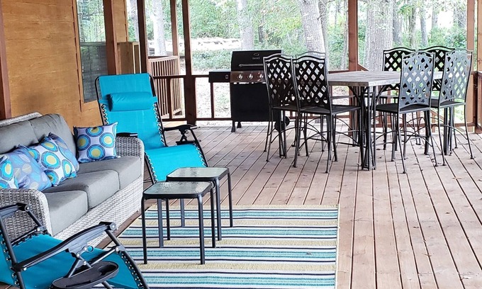 Murchison Cabin | Idyllic Lakefront Tiny House Near Canton & Ben Wheeler