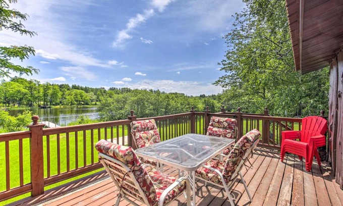 Tomahawk House | Lakefront Tomahawk Cabin with Boat Dock and Family-Friendly Perks
