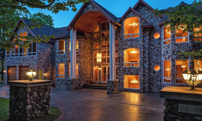 Kewadin House | Unique Lakefront Torch Lake Lodge with Spa and Pool Access