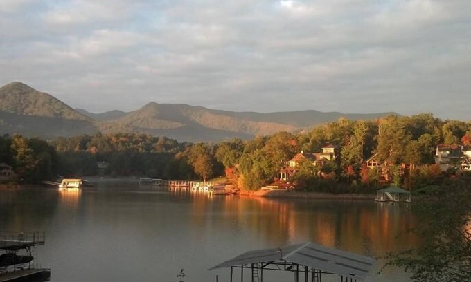 Nantahala Bay House | Premier Lakefront Town Home in Downtown Hiawassee