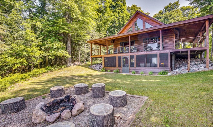 Townsend Cabin | Relaxing Lakefront Cabin in Townsend with Private Dock