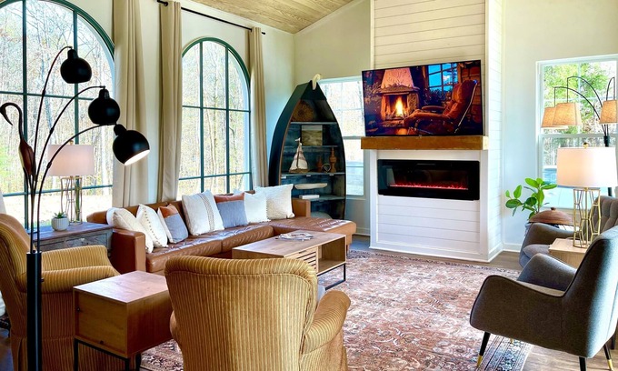 Cedar Bluff House | Lakefront Retreat with Kayaks & Family-Friendly Amenities