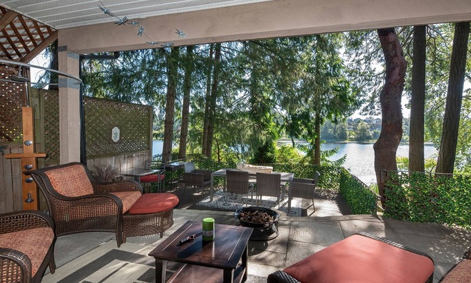 Langford House | Serene Lakefront Retreat with Pool & Spa - Guest Rated 9.8