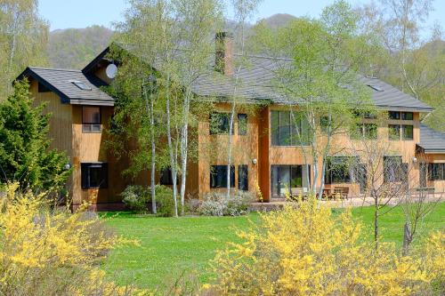 Toyako House | Family-Friendly Retreat at Lakehouse At Toyako