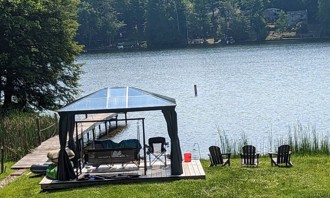 Fort Ann House | Family-Friendly Lakehouse in the Adirondacks - Guest Rated 9.8