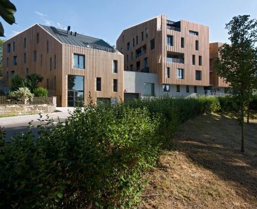 Stare Splavy Apartment | Seaside Retreat at Lakepark Residence - Rated 9/10 by Guests