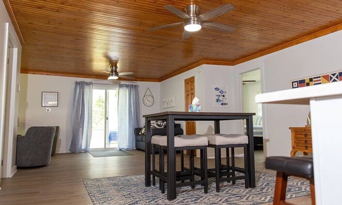 Madison-on-the-Lake Cottage | LakePointe Shores #8 Open floor cottage in Madison on the Lake