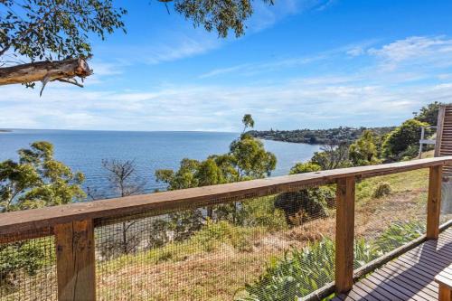 Metung House | Pet-Friendly Retreat at Lakescapes Cottage for Families