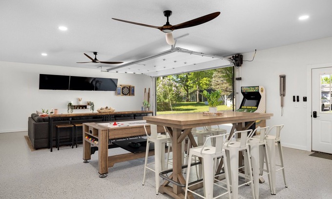 Gladwin House | Experience Lakeshore Living with Private Beach Access