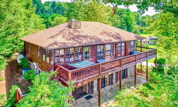 Lake Junaluska House | Tranquil Lakeshore Treetops with Pool & Family-Friendly Fun