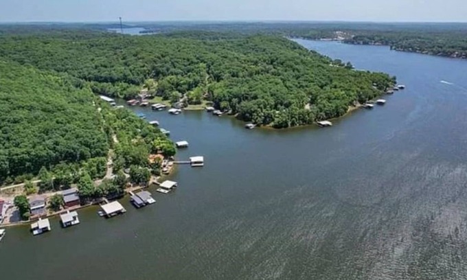 Barnett Cottage | Scenic Lakeside Cottage with Private Dock for Families