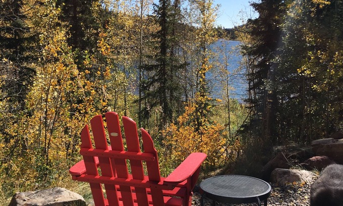 Columbine Lake Cabin | Experience Lakeside Adventure with Spa and Ocean Views