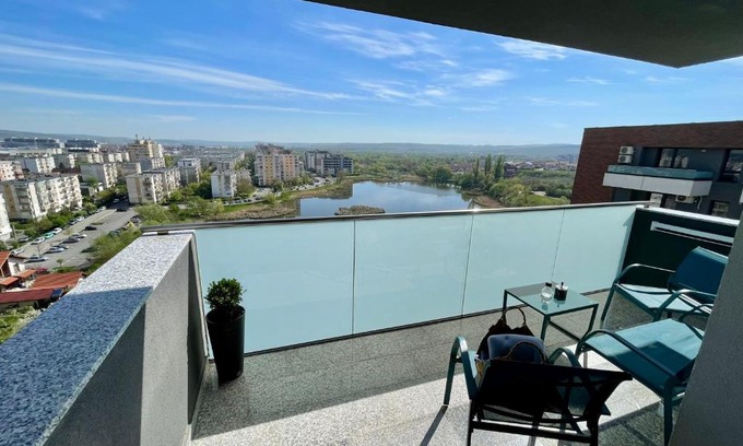 Cluj County Apartment | Inviting Lakeside Aparthotel in Cluj-Napoca - Rated 9.9/10