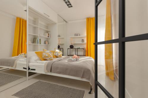 Goclaw Apartment | Lakeview Apartment Kapelanów Armii Krajowej: Pet Friendly Stay