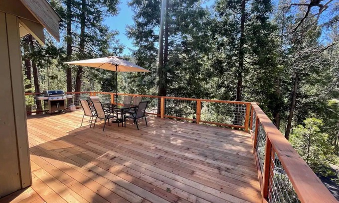 Arnold Cabin | Inviting Lakeside Retreat Near Big Trees & Bear Valley
