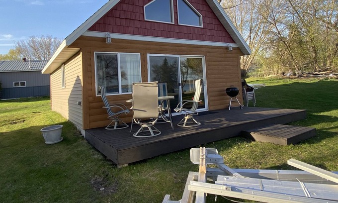 Long Beach Cabin | LAKESIDE CABIN 2 bdrm huge cabin 300 ft from lake cabin7
