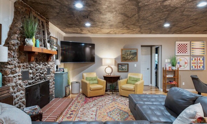Vinita House | Lakefront Cabin Retreat at Check-In Bay with Pool & Views