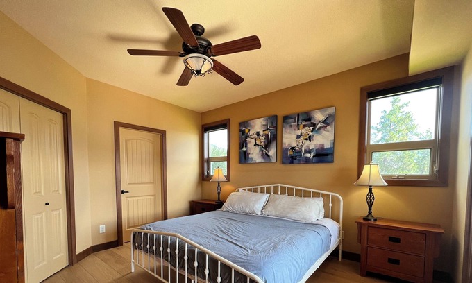 Central Okanagan Condo | Relaxing Lakeside Condo at Lake Okanagan Resort Awaits