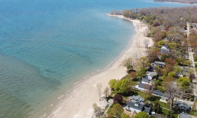 Fort Erie House | Scenic Lakeside Cottage @ Historical Fort Erie with Views
