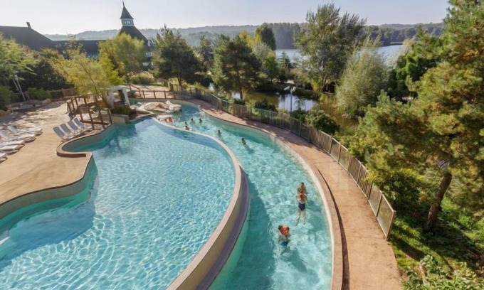 Chamouille House | Relaxing Lakeside Cottage with Pool and Spa Amenities