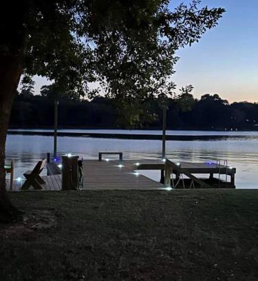 Willis House | Lakeside Cove Retreat on Lake Conroe - Private Waterfront
