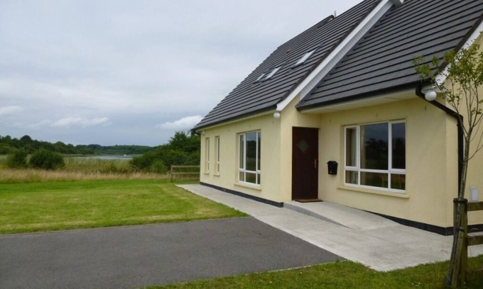 Belturbet House | Inviting Lakeside Bungalow with Spa and Ocean Views