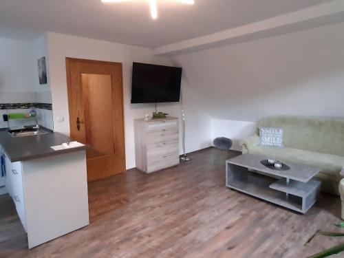 Burgk Apartment | Charming Bergk Apartment with Garden and Pet-Friendly Stays