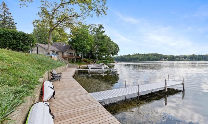 Newaygo Apartment | Idyllic Lakeside Cottage with Dock, Firepit & Bikes