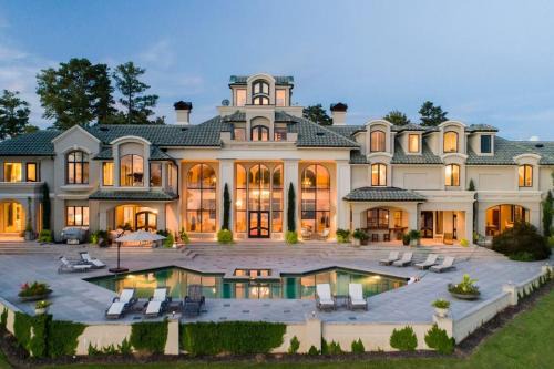Alexander City Villa | Elegant Lakefront Villa with Pool and 4-Star Comfort